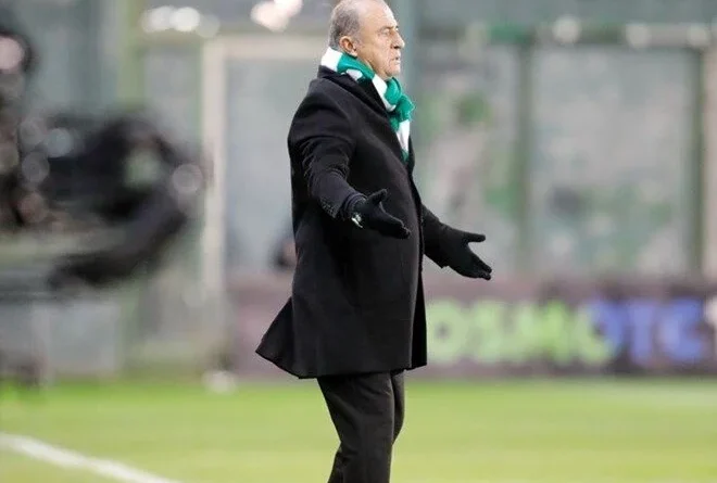 Fatih Terim yönetimindeki Panathinaikos, lig sonuncusu takımla berabere kaldı