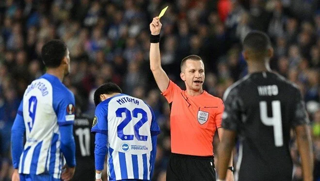 Futbola mavi kart geliyor! Oyuncu 10 dakika dışarıda kalacak..